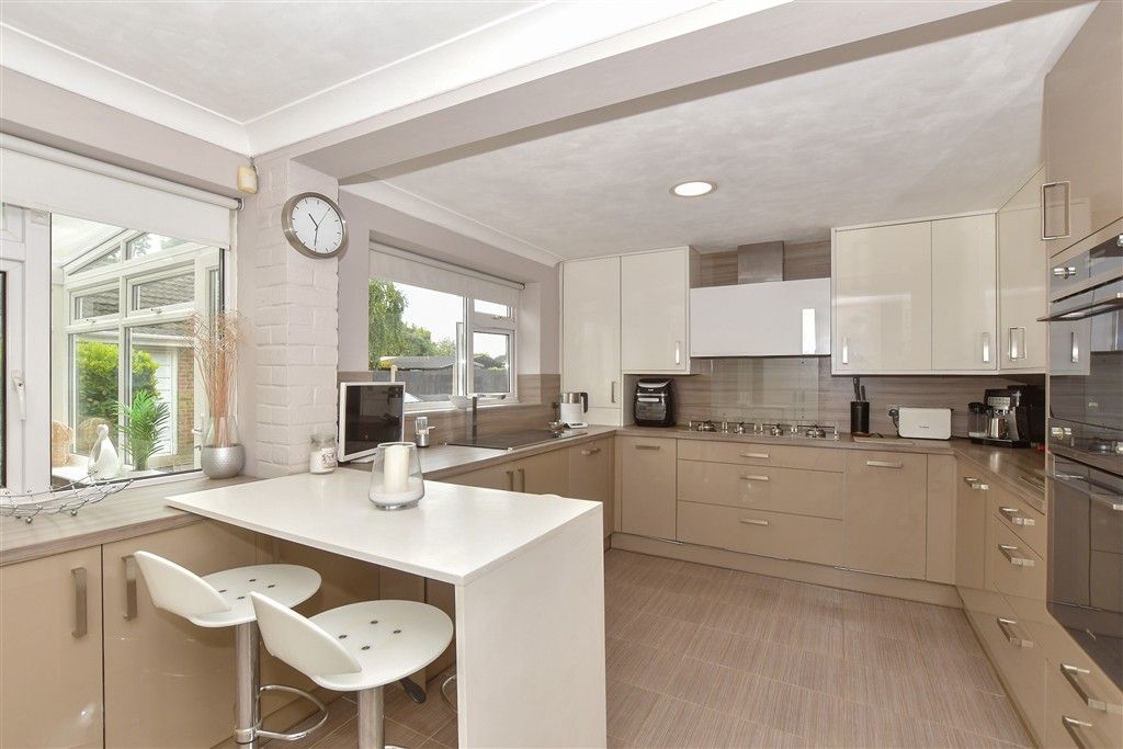Property photo 2 of 16 Kitchen