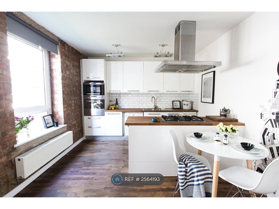 Property photo 1 of 8 Kitchen/Living