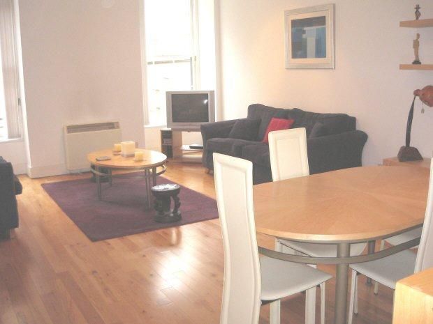 Property photo 3 of 9 Lounge