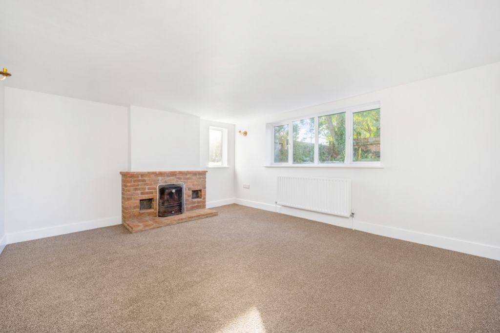 Property photo 3 of 33 34 The Cottage, Halton Fenside (Spilsby)-11