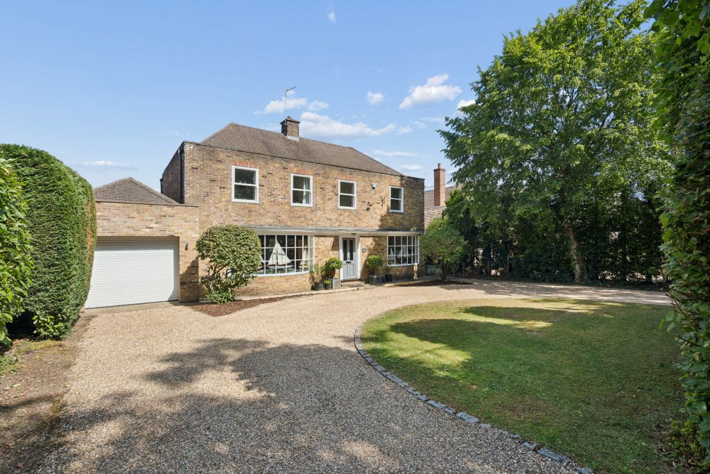 Property photo 1 of 11