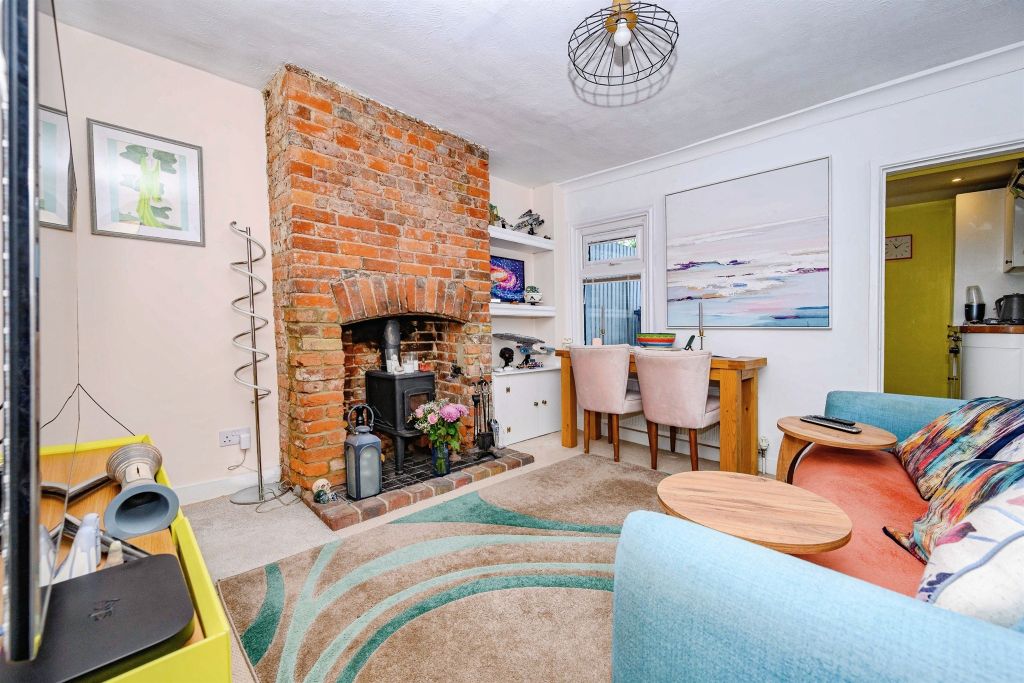Property photo 2 of 17