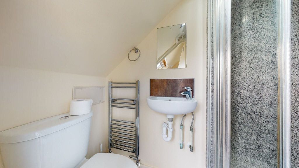 Property photo 3 of 7 Bathroom