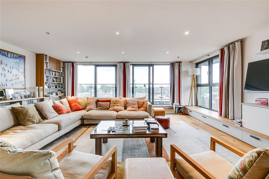 Property photo 1 of 20