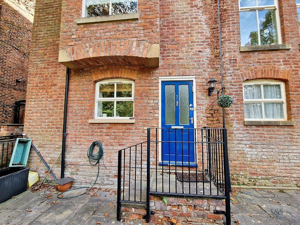 Property photo 3 of 25