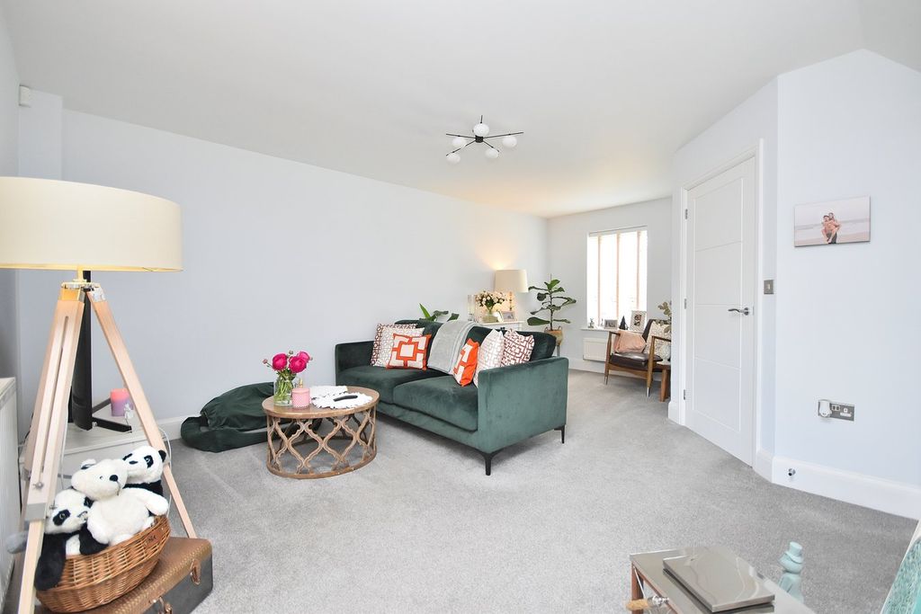 Property photo 2 of 13