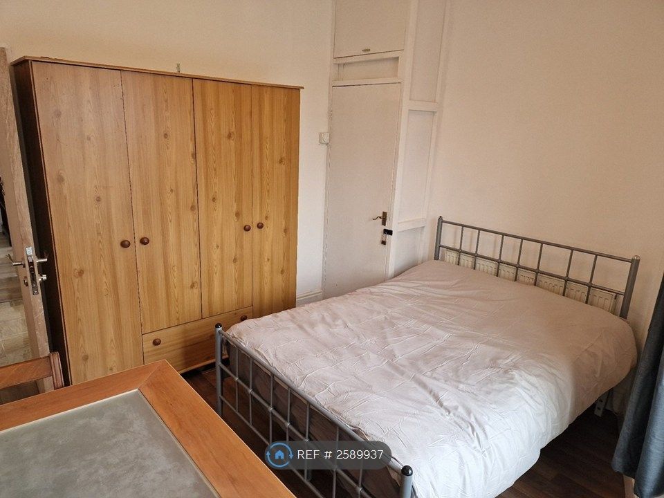 Property photo 2 of 12 Room 2