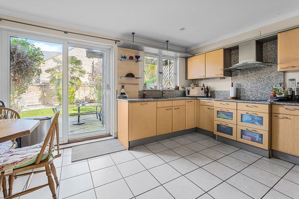 Property photo 2 of 16