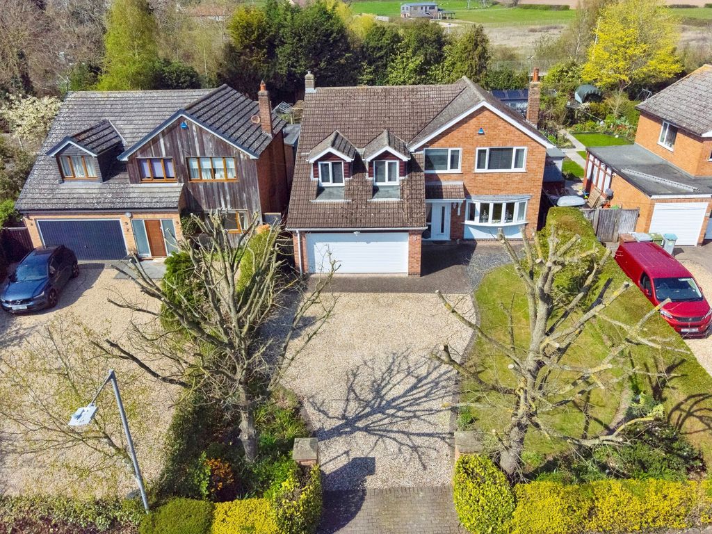 Property photo 2 of 21