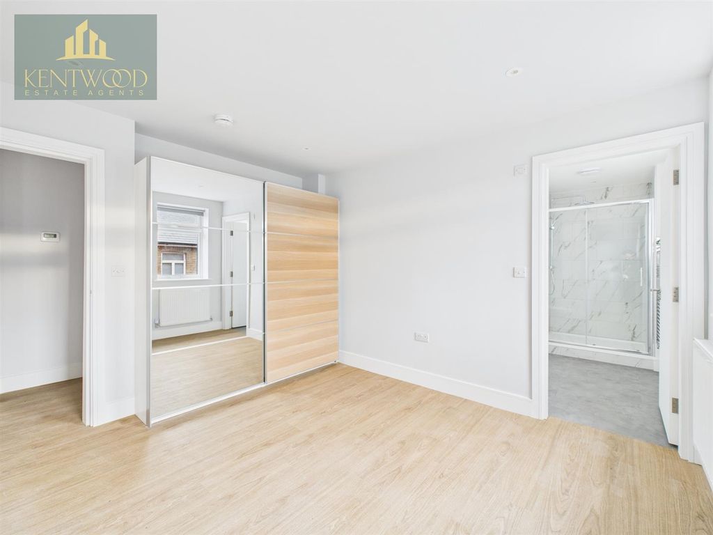 Property photo 3 of 8 Cam01964G0-Pr0069-Still007.Jpg