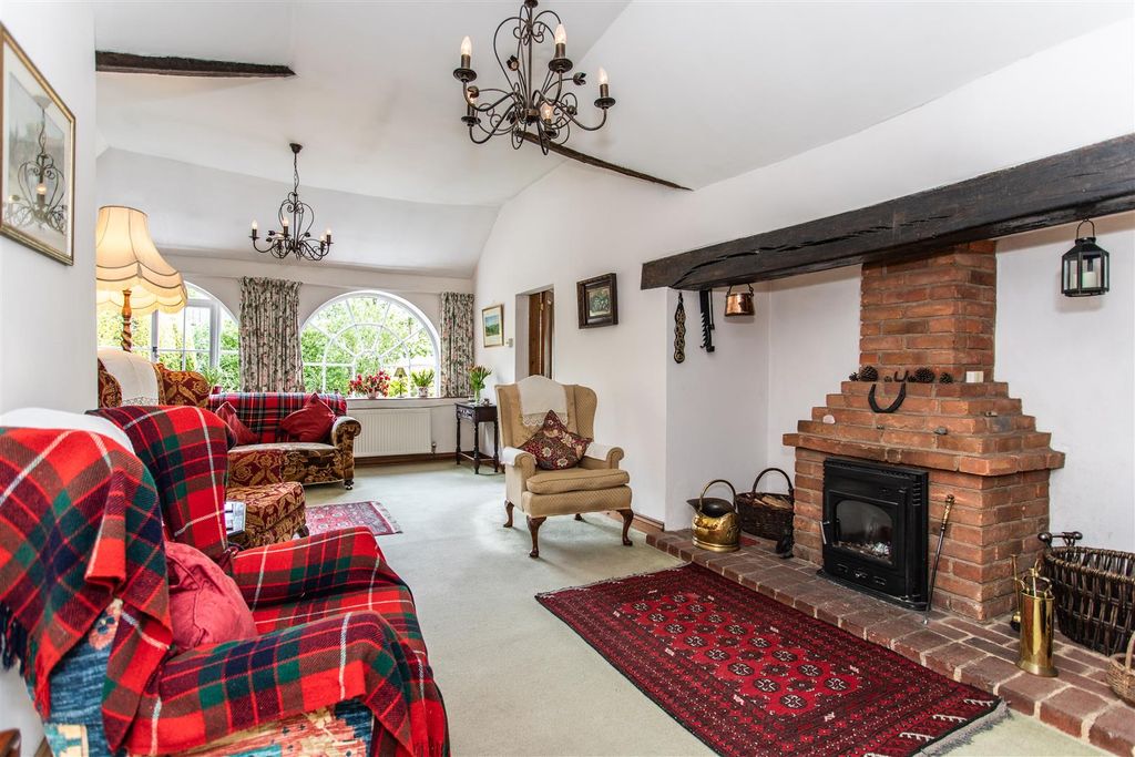 Property photo 2 of 23
