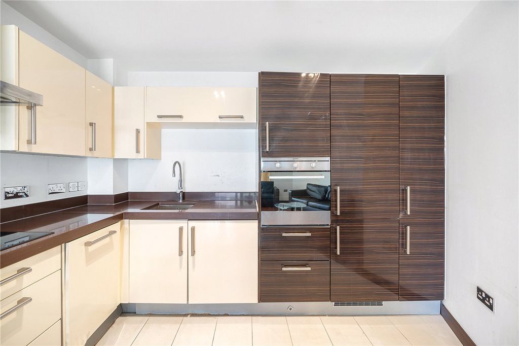 Property photo 3 of 16 Kitchen
