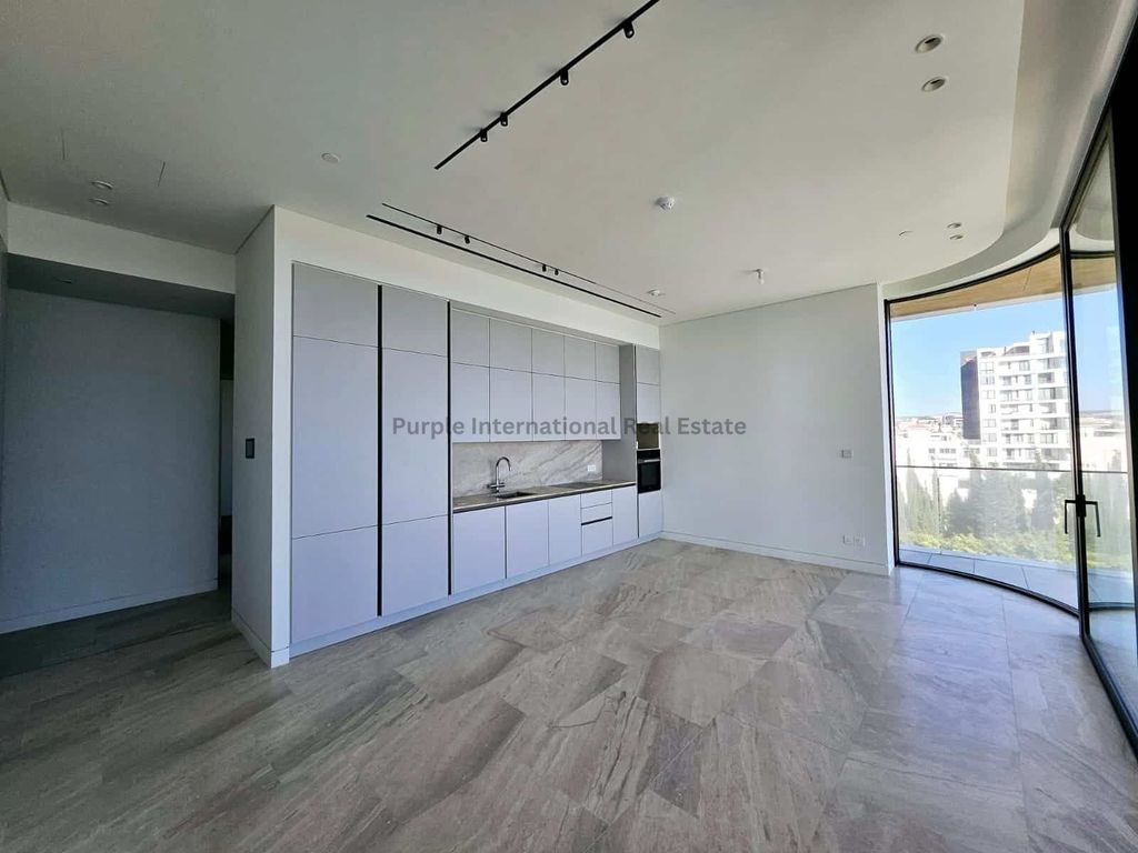 Property photo 2 of 33