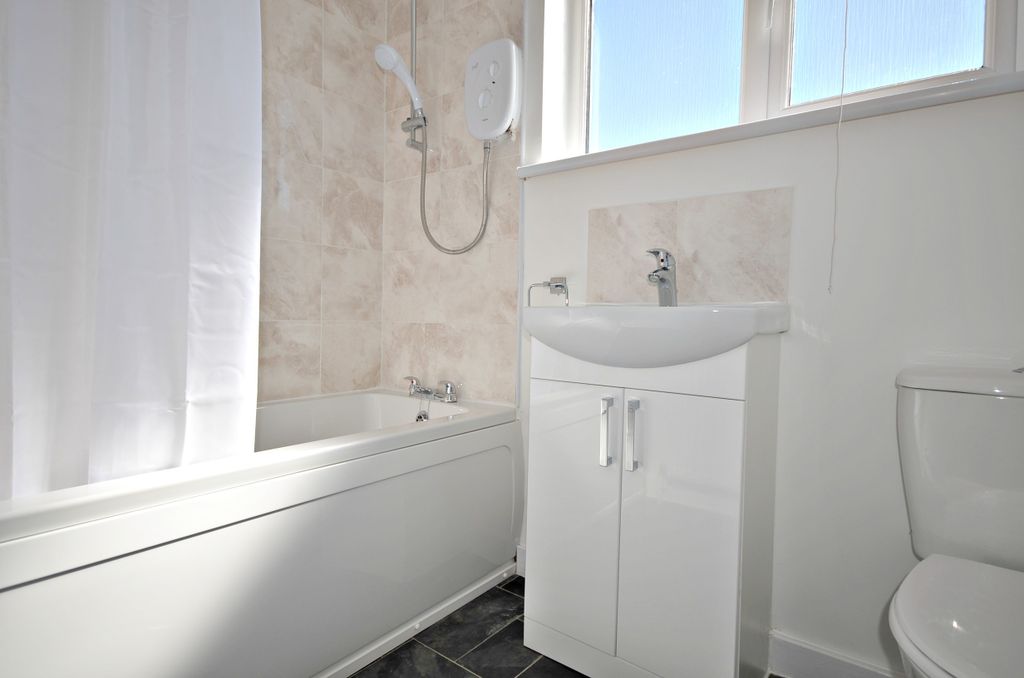 Property photo 3 of 9 Bathroom2.Jpg