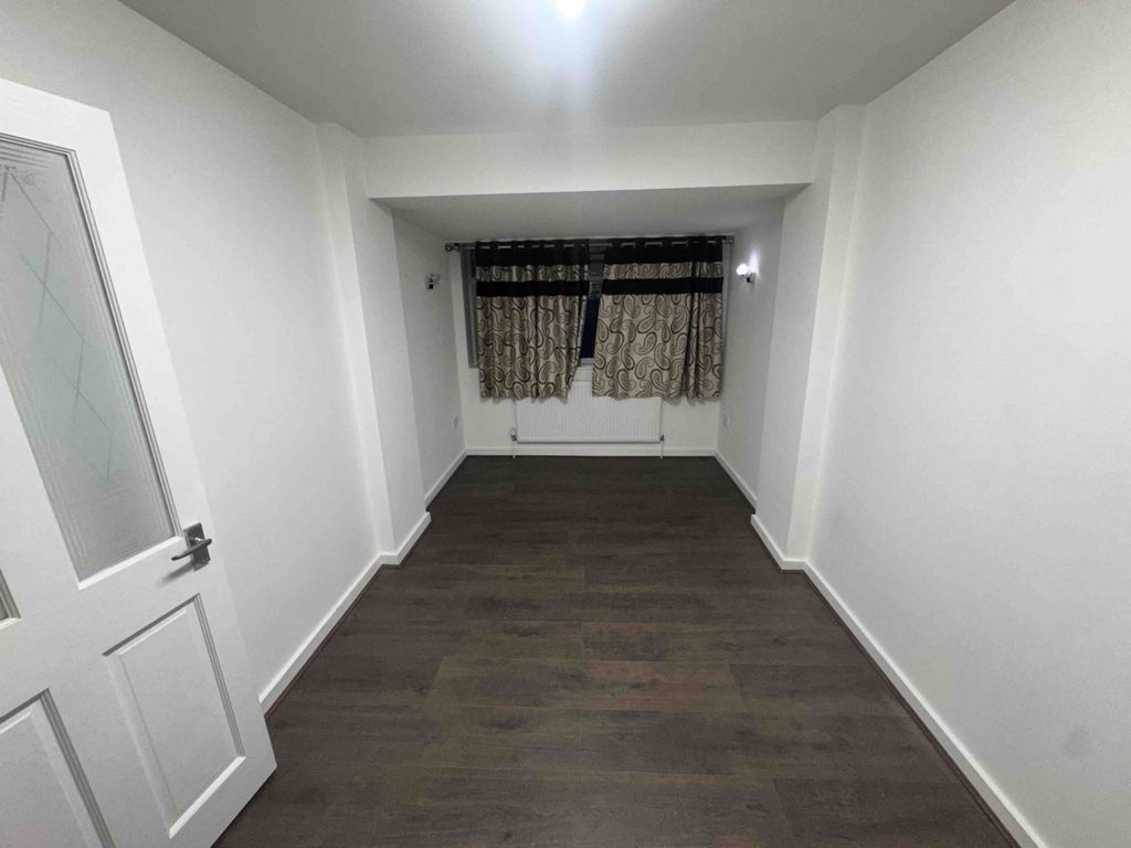 Property photo 2 of 11 Gallery