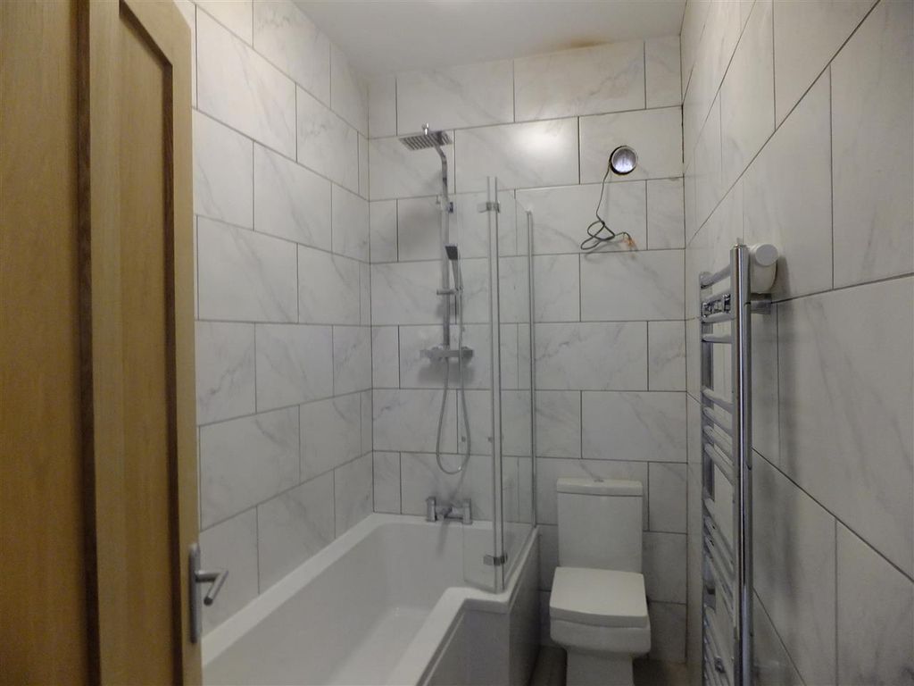 Property photo 3 of 4 Bathroom