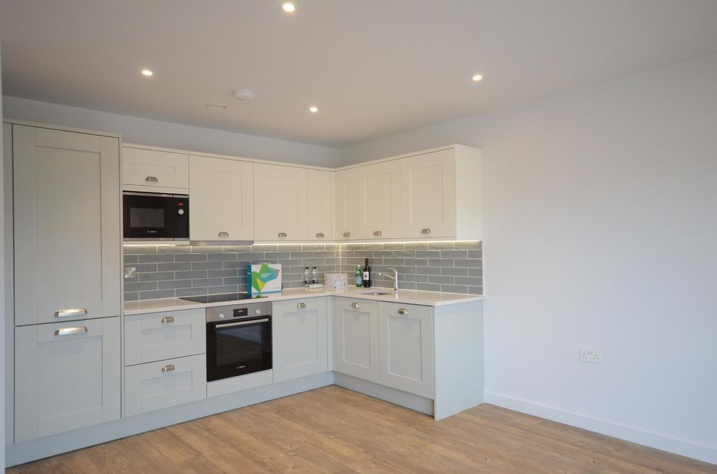 Property photo 3 of 8 Picture 3