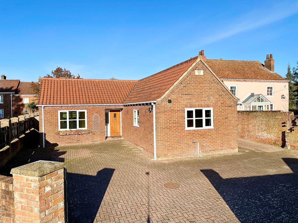 Property photo 1 of 12