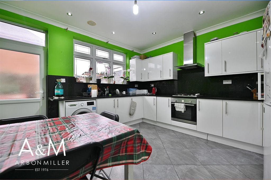 Property photo 2 of 22 7.Jpg