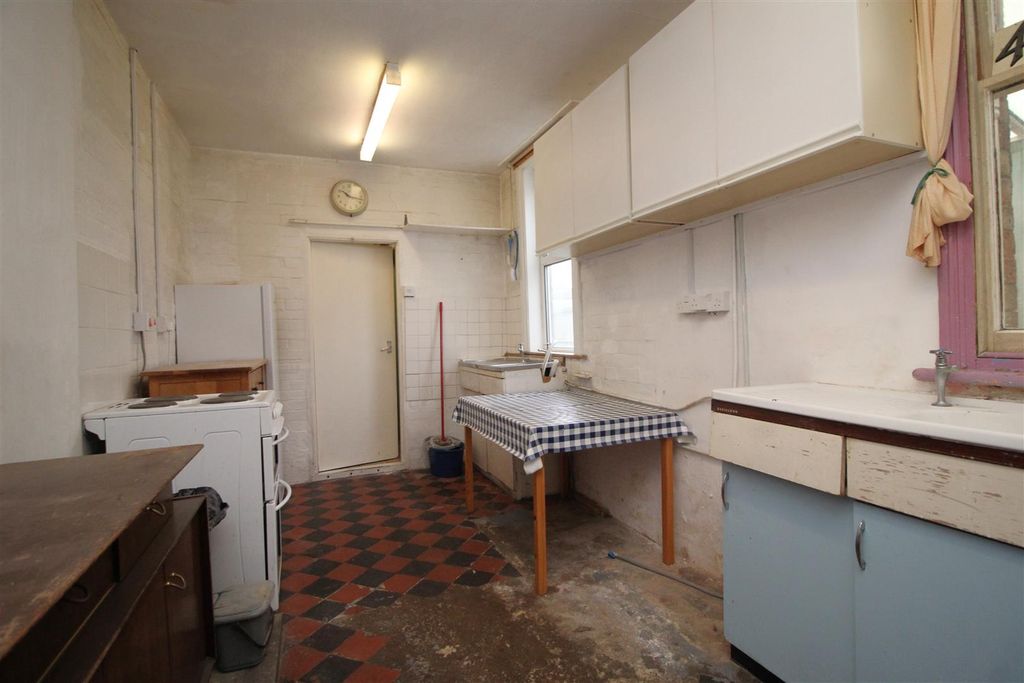 Property photo 3 of 11 Kitchen Diner.Jpg