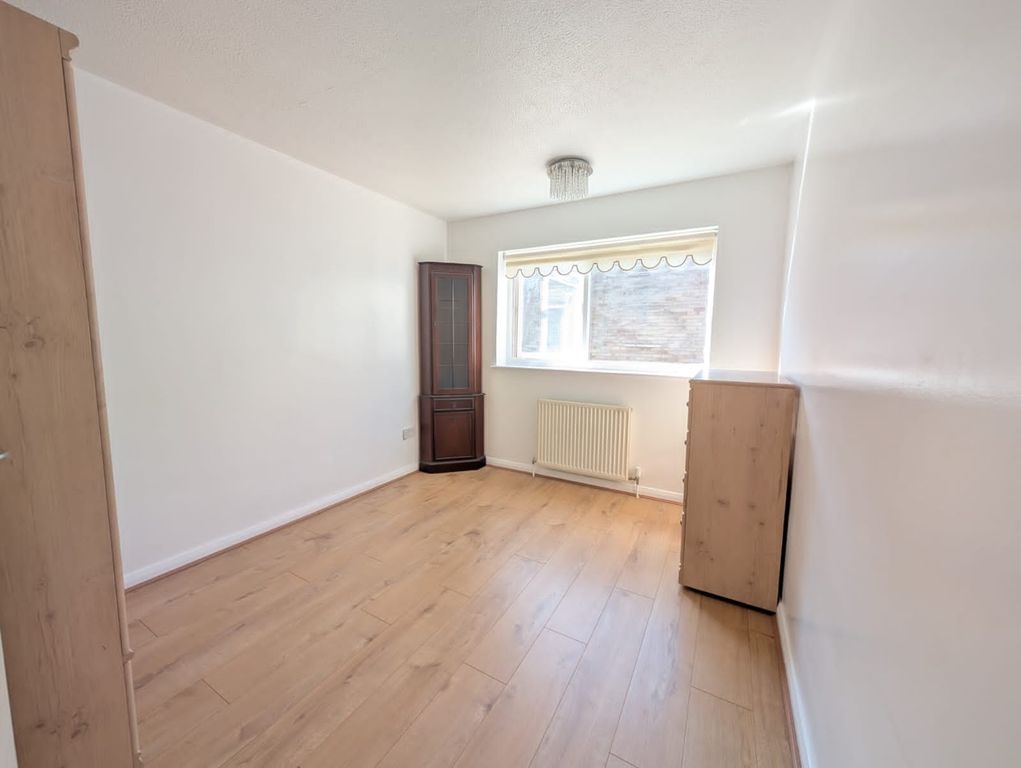 Property photo 3 of 11 Image
