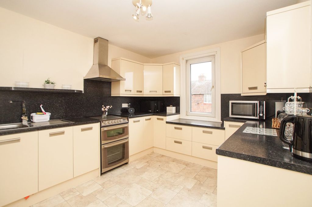 Property photo 2 of 20 Kitchen