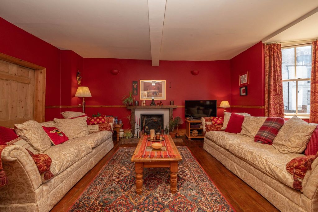 Property photo 2 of 26