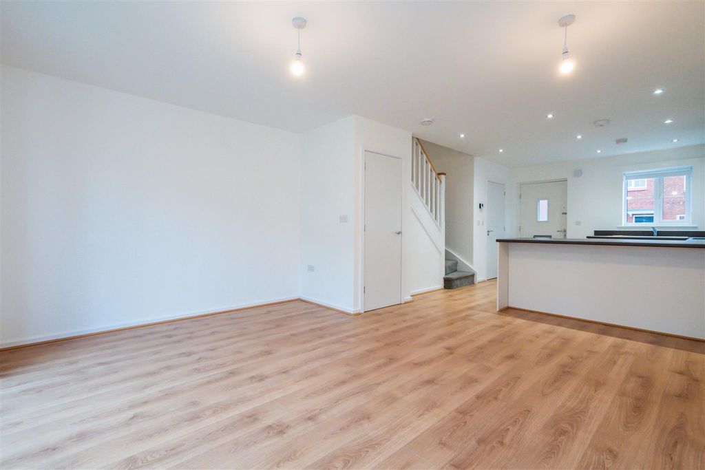 Property photo 3 of 8 P1577589.Jpg