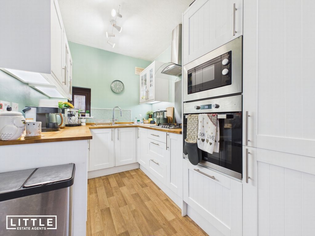 Property photo 2 of 17 Photo 1