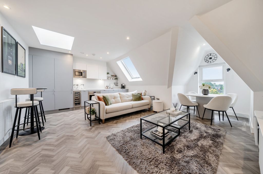 Property photo 3 of 24 1531122-11-6Ad883...