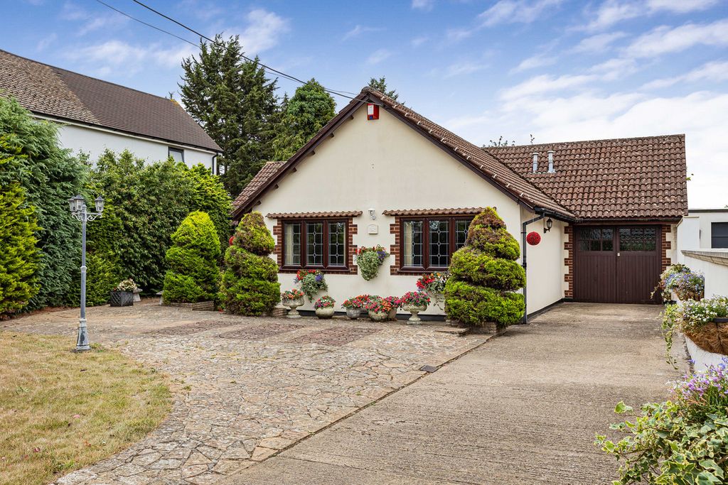 Property photo 1 of 32