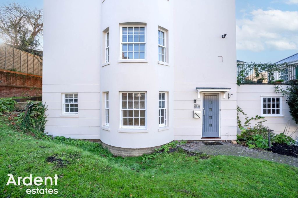 Property photo 3 of 17