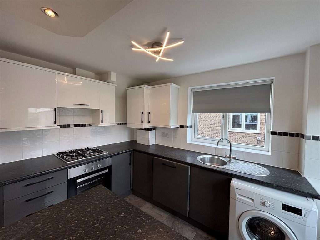 Property photo 3 of 17 8.Jpg