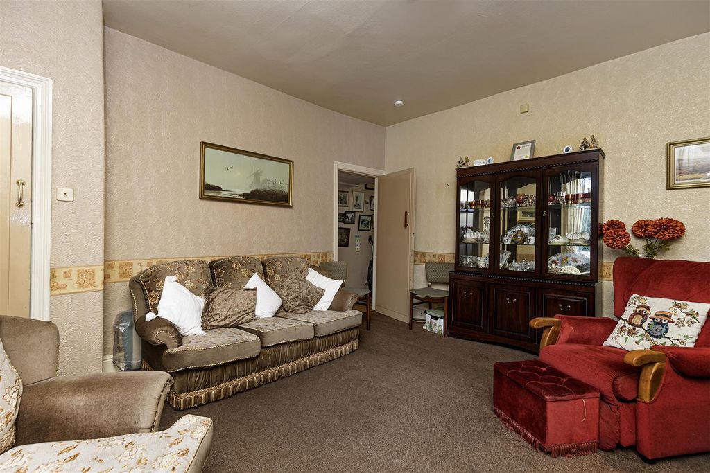 Property photo 3 of 21
