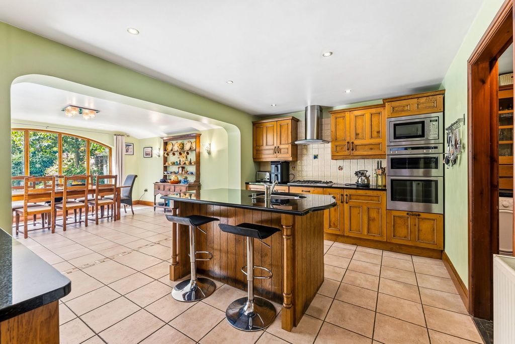Property photo 2 of 97