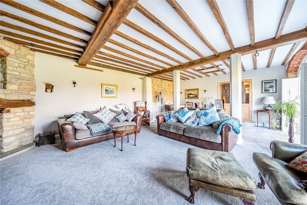 Property photo 3 of 20 Sitting Room