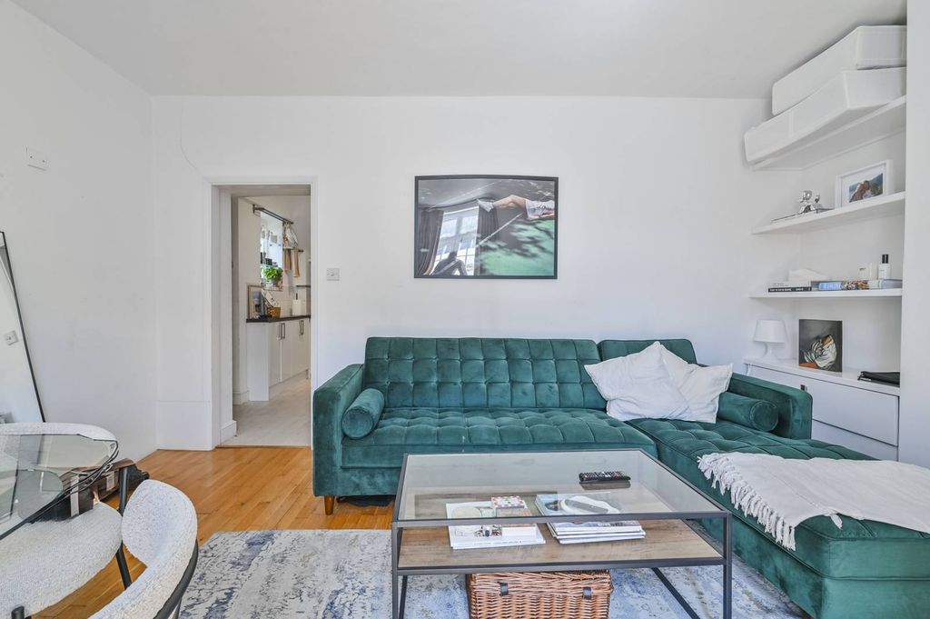 Property photo 1 of 8