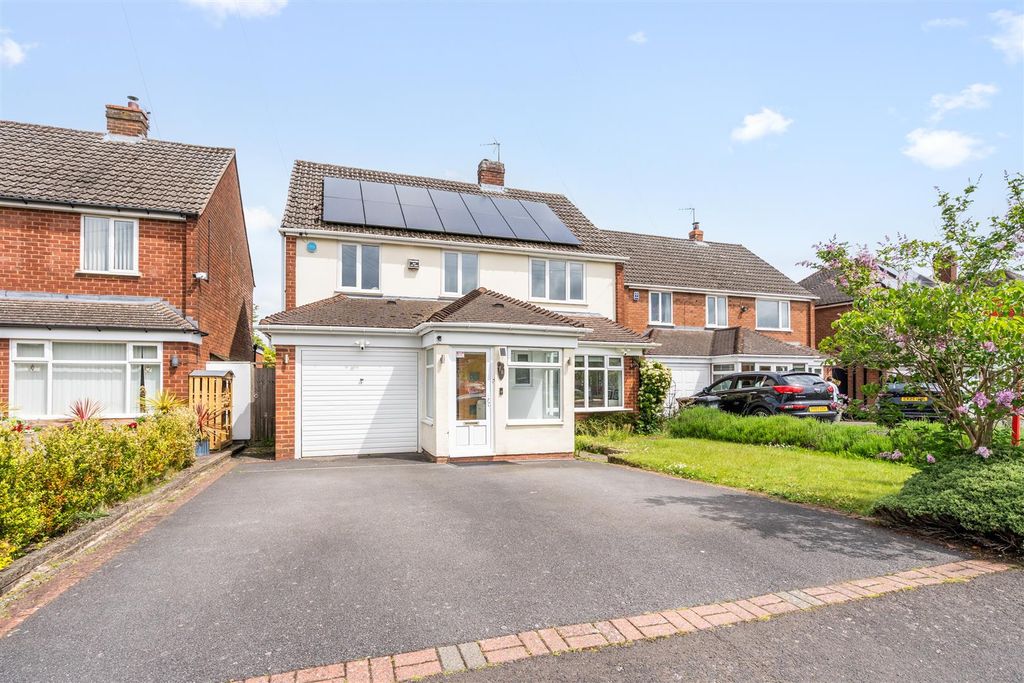Property photo 1 of 16 78 Ferndown Road_19.Jpg