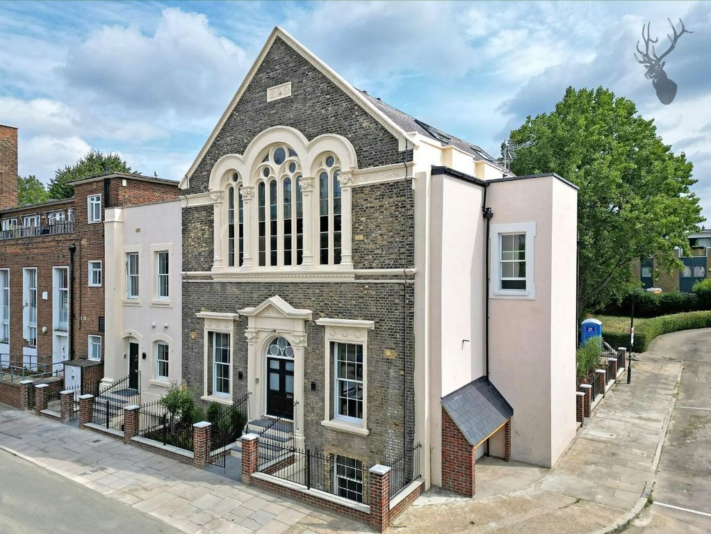 Property photo 2 of 12