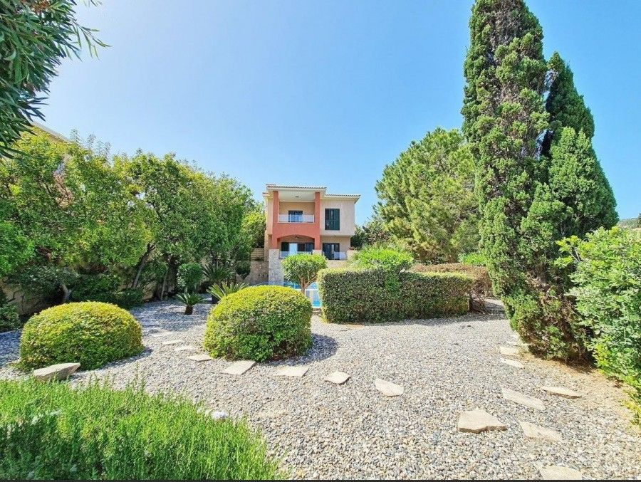 Property photo 3 of 52