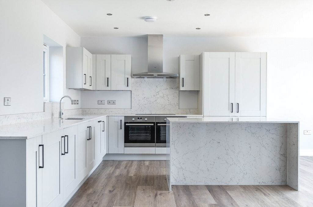 Property photo 2 of 21 Picture No. 53