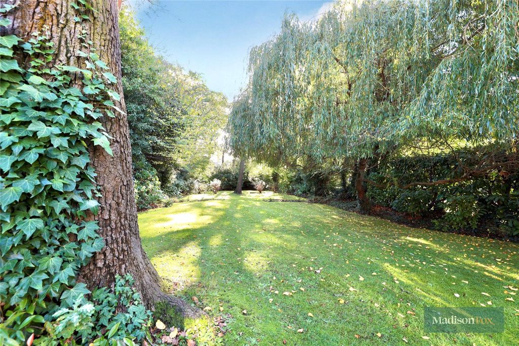 Property photo 2 of 20 Picture No. 27