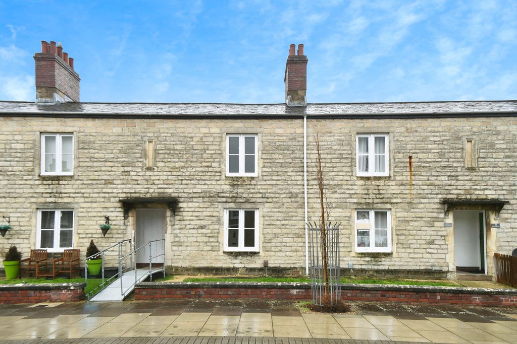 Property photo 1 of 21