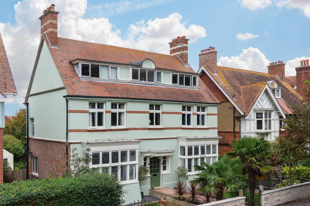 Property photo 1 of 27