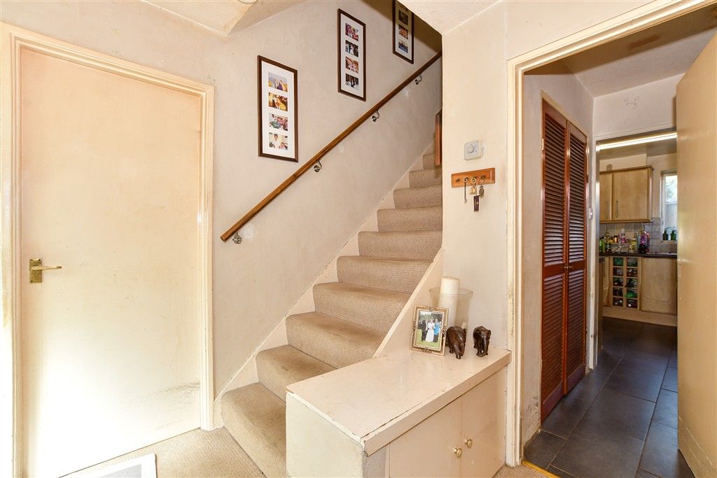 Property photo 3 of 8 Entrance Hall