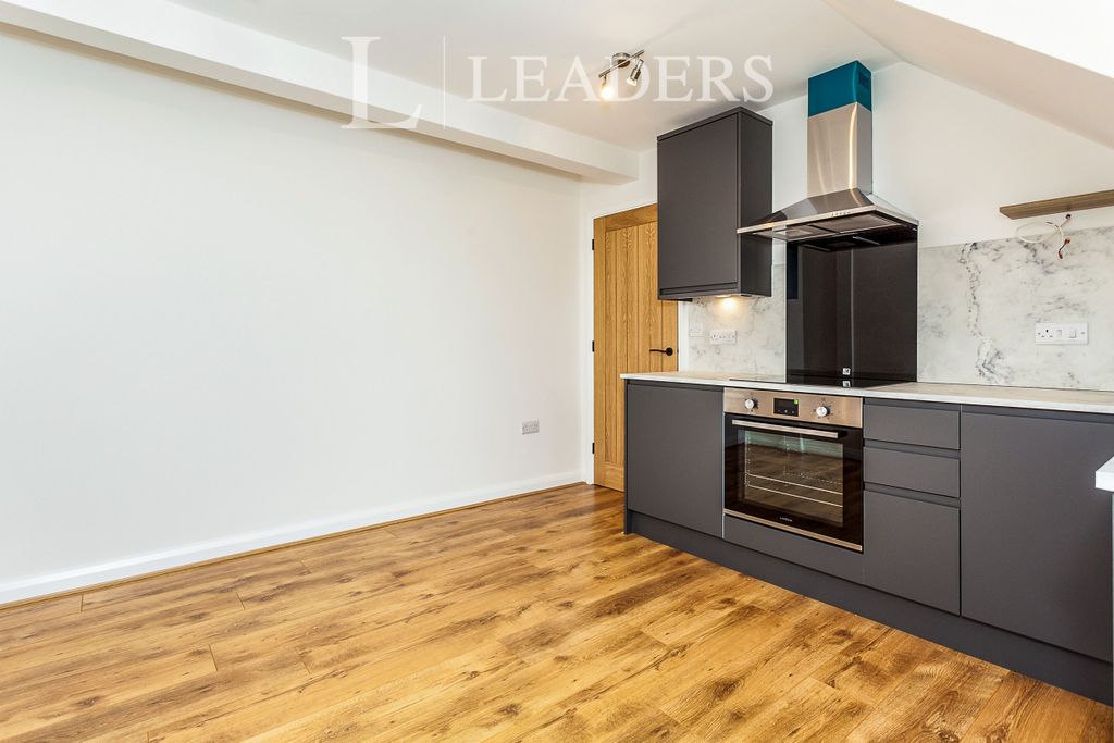 Property photo 1 of 10 Kitchen/Lounge