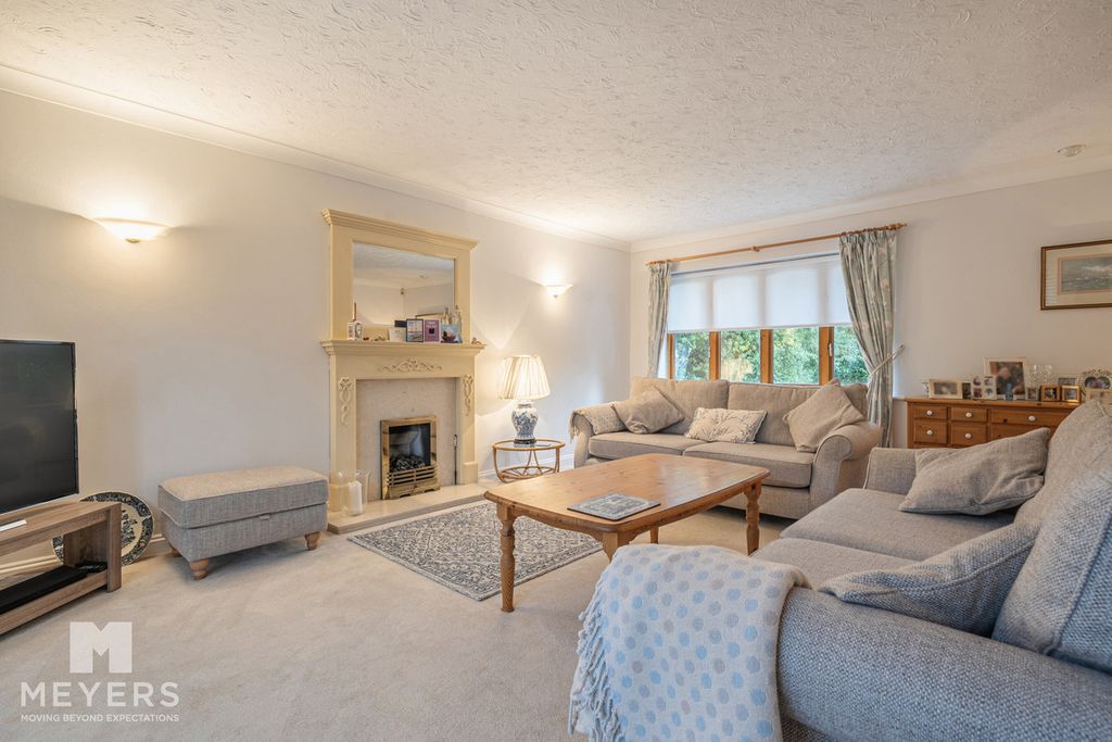 Property photo 2 of 26