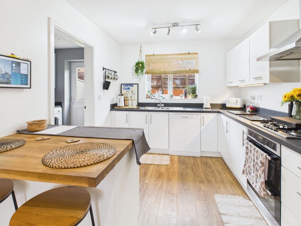 Property photo 2 of 28