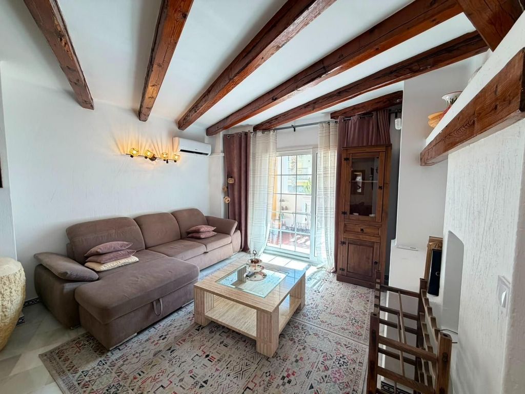 Property photo 2 of 31