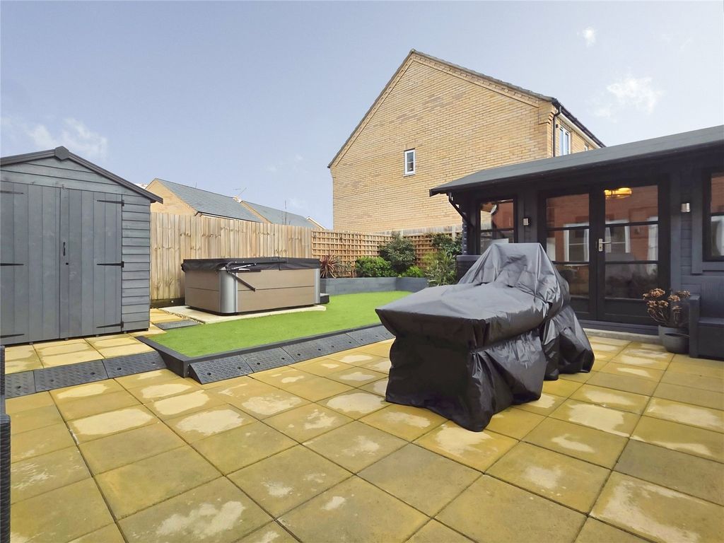 Property photo 2 of 25 Picture No. 40